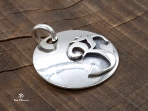 PA163 Pendentif Argent Massif Om