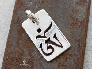PA168 Pendentif Argent Massif Om
