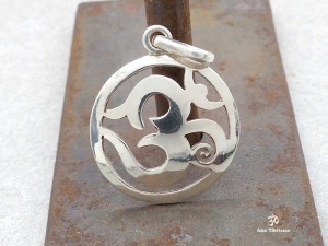 PA263 Pendentif Argent Massif Om Sanskrit