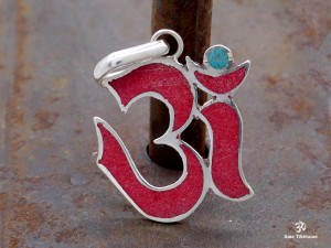 PA352 Pendentif Argent Massif Om