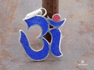 PA355 Pendentif Argent Massif Om