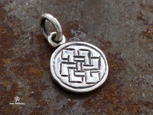PA378 Petit Pendentif Charme Argent Massif Nœud Sans Fin Signes Auspicieux
