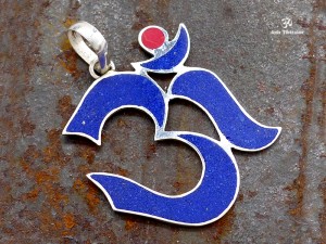 PA191 Pendentif Tibétain Argent Massif Om