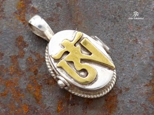 PA385 Pendentif Argent Massif Ghau Om