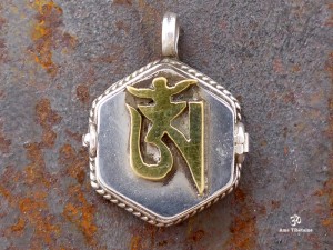 PA386 Pendentif Argent Massif Ghau Om