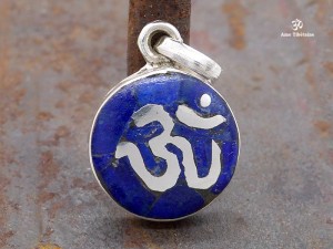 PA381 Pendentif Argent Massif Om