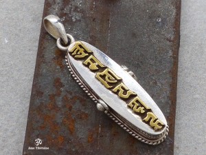 PA389 Pendentif Argent Massif Ghau Mantra Tibétain