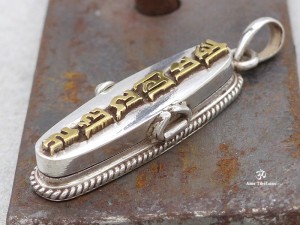 PA389 Pendentif Argent Massif Ghau Mantra Tibétain