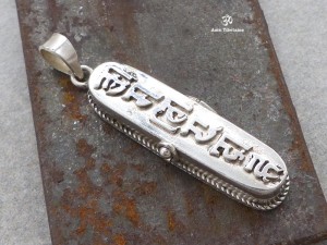 PA388 Pendentif Argent Massif Ghau Mantra Tibétain