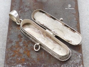 PA388 Pendentif Argent Massif Ghau Mantra Tibétain