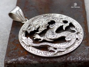 PA181 Pendentif Tibétain Argent Massif Dragon