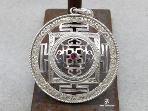 PA304 Pendentif Argent Massif Mandala Grenat