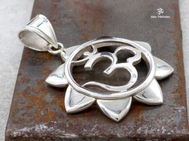 PA337 Pendentif Argent Massif Om
