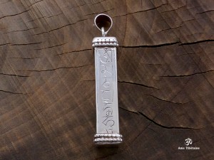 PA358 Pendentif Argent Massif Ghau Astamangala