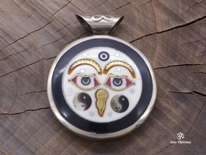 PD82 Pendentif Yeux de Bouddha Om Noeud Sans Fin