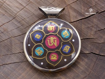PD85 Pendentif Yeux de Bouddha Mantra Noeud Sans Fin