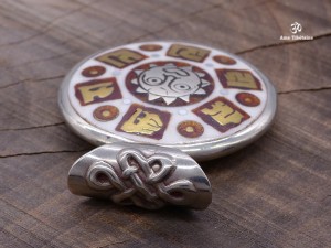 PD25 Pendentif Mantra Noeud Sans Fin Dorje Vajra