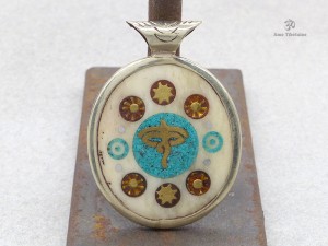PD88 Pendentif Yeux de Bouddha Om Yin Yang