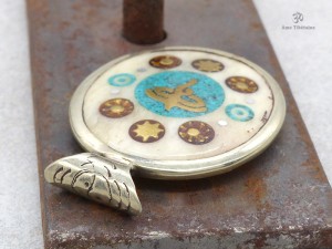 PD88 Pendentif Yeux de Bouddha Om Yin Yang