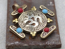 PD02 Pendentif Om Tibétain Sanskrit Mandala 