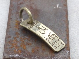 PD78 Pendentif Tibétain Om