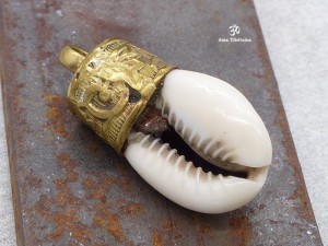 PD68 Pendentif Tibétain Porcelaine