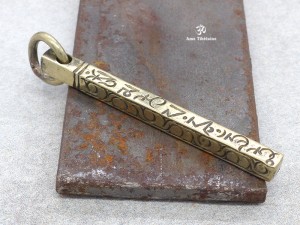 PD76 Pendentif Tibétain Mantra