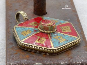 PD40 Pendentif Tibétain Mantra