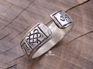 BD64 Bague Tibétaine Signes Auspicieux