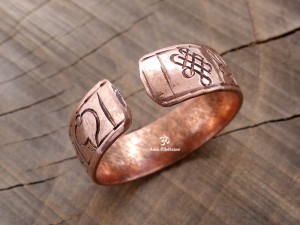 BD74 Bague Tibétaine Cuivre Signes Auspicieux