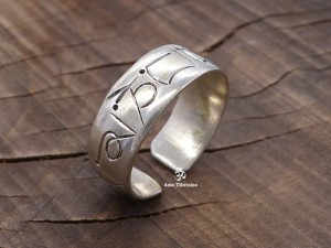 BD66 Bague Mantra Tibétain Om Mani Padme Hum