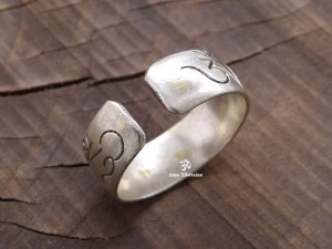 BD66 Bague Mantra Tibétain Om Mani Padme Hum