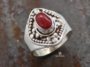 BA298 Bague Tibétaine Argent Massif Corail. Taille 55
