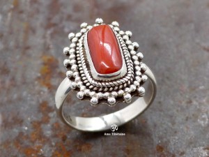BA300 Bague Tibétaine Argent Massif Corail. Taille 50