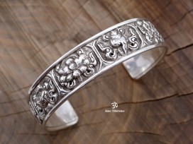 BRA31. Bracelet Tibétain Argent Massif Signes Auspicieux 