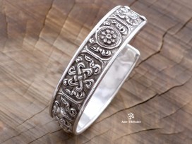 BRA31. Bracelet Tibétain Argent Massif Signes Auspicieux 