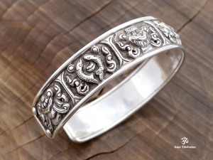 BRA31. Bracelet Tibétain Argent Massif Signes Auspicieux 