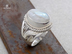 BA50 Bague Tibétaine Argent Massif Pierre de Lune