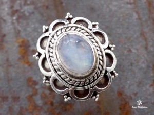 BA278 Bague Tibétaine Argent Massif Pierre de Lune. Taille Réglable
