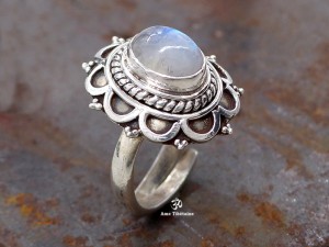 BA278 Bague Tibétaine Argent Massif Pierre de Lune. Taille Réglable
