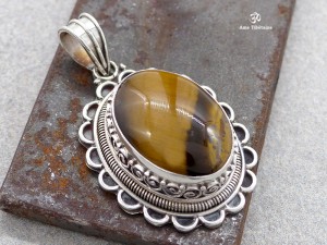 PA428 Pendentif Tibétain Argent Massif Oeil de Tigre