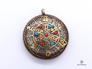 PD07 Pendentif Tibétain Om Mantra 