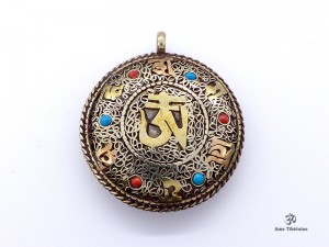 PD07 Pendentif Tibétain Om Mantra 