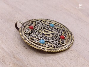 PD87 Pendentif Tibétain Om Mantra 