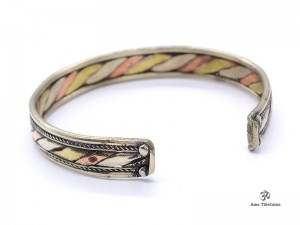 BRD339 Bracelet Tibétain Métal Argenté Cuivre Laiton Mantra