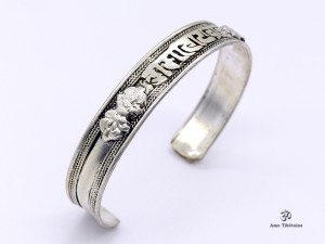 BRD394 Bracelet Tibétain Mantra Om Mani Padme Hum