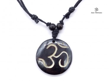 CD01 Collier Tibétain Om 