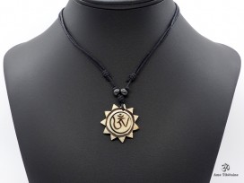 CD15 Collier Tibétain Om