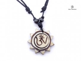 CD15 Collier Tibétain Om