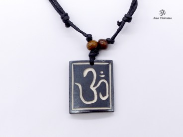 CD38 Collier Tibétain Om